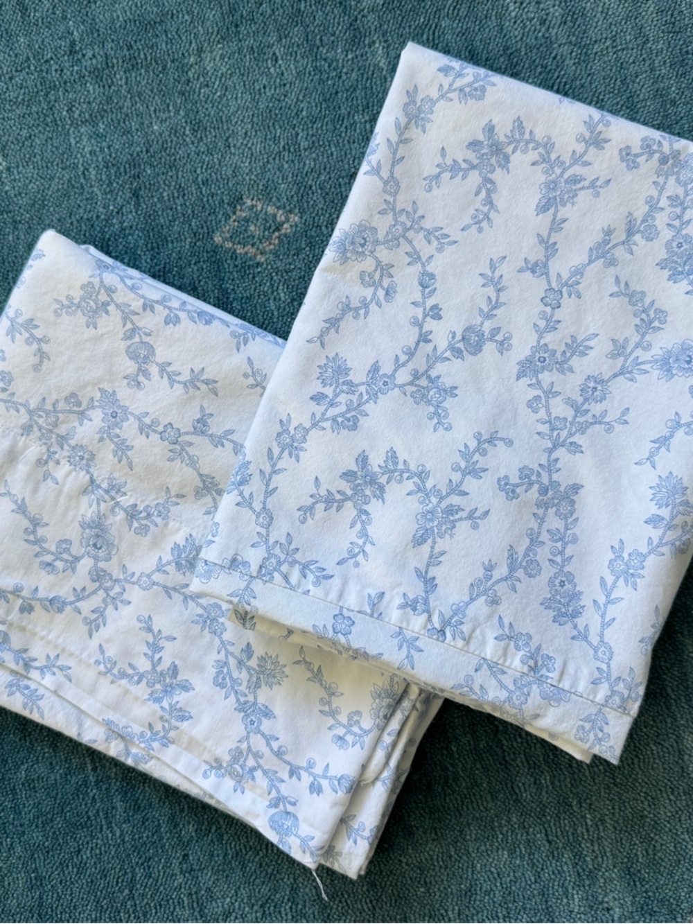 Set of 2 Laura Ashley Pillow Cases